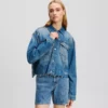 ΧΑΛΑΡΗ ΤΖΑΚΕΤΑ DENIM ΜΕ ΚΡΕΜΜΥΔΙΑ