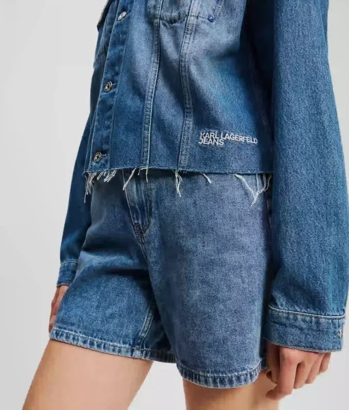 ΧΑΛΑΡΗ ΤΖΑΚΕΤΑ DENIM ΜΕ ΚΡΕΜΜΥΔΙΑ
