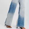 ΧΑΛΑΡΩΤΙΚΟ JEANS ΜΕ ΧΡΩΜΑΤΙΚΑ ΤΜΗΜΑΤΑ