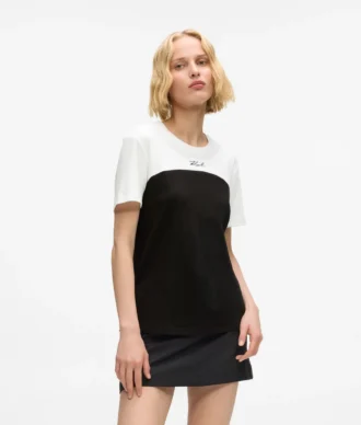 Χαρακτηριστικό μονόχρωμο T-shirt