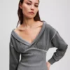 ΦΟΡΕΜΑ SWEAT ΜΕ ΑΝΟΙΧΤΟΥΣ ΩΜΟΥΣ