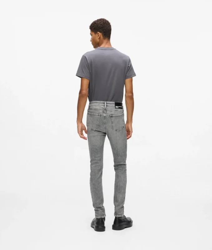 Φθαρμένα skinny τζιν Φθαρμένα skinny τζιν