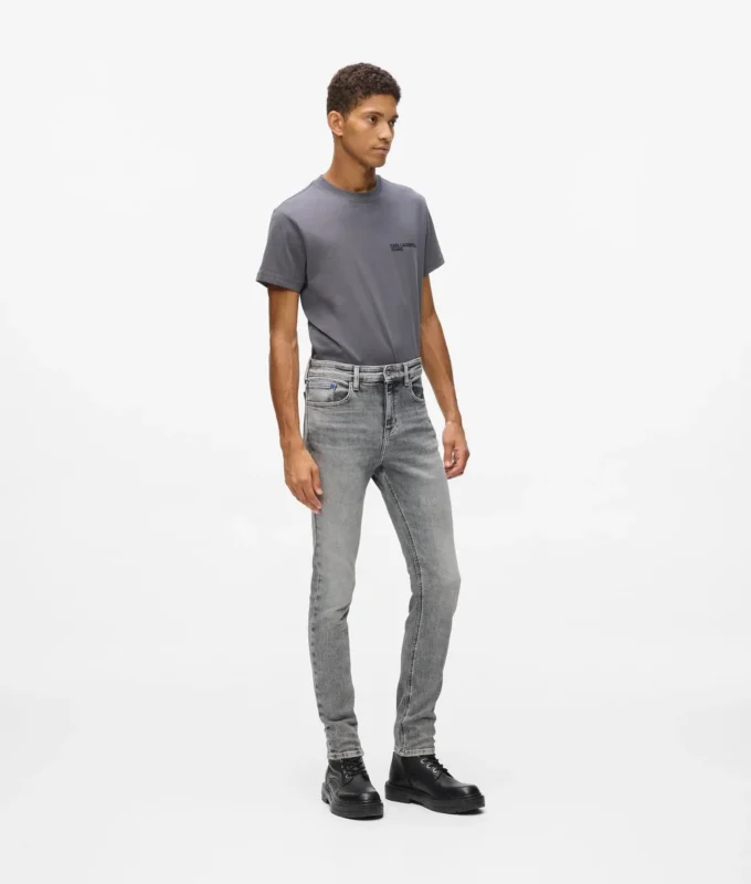 Φθαρμένα skinny τζιν Φθαρμένα skinny τζιν