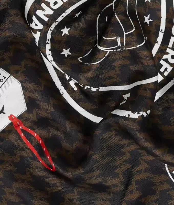 Κασκόλ Ikon Monogram με σφραγίδες ταξιδιού Κασκόλ Ikon Monogram με σφραγίδες ταξιδιού