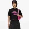 Κοντό T-shirt με γκράφιτι Κοντό T-shirt με γκράφιτι