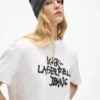 Κοντό T-shirt με γκράφιτι Κοντό T-shirt με γκράφιτι