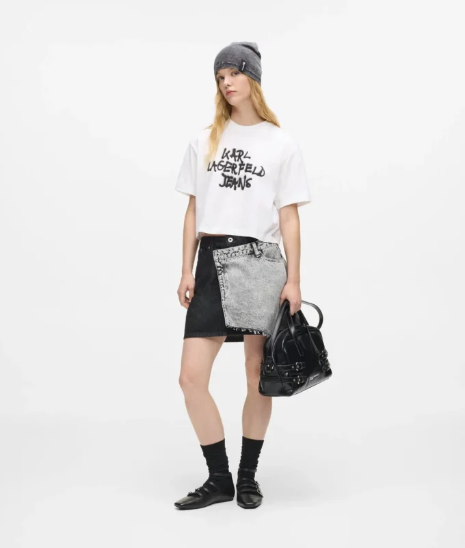 Κοντό T-shirt με γκράφιτι Κοντό T-shirt με γκράφιτι