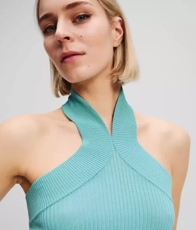 ΠΛΕΓΜΕΝΟ TOP ΜΕ HALTERNECK ΠΛΕΓΜΕΝΟ TOP ΜΕ HALTERNECK