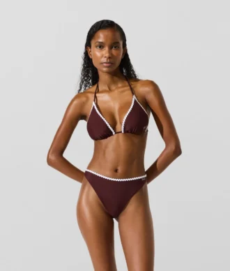 Σλιπ μπικίνι με σκαλιστά τελειώματα Σλιπ μπικίνι με σκαλιστά τελειώματα
