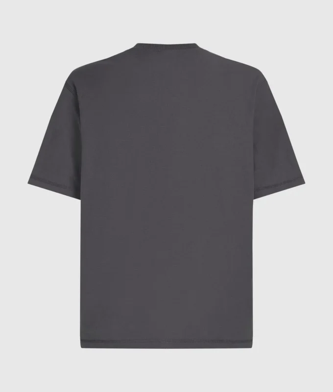 T-shirt με ανάποδη εσωτερική πλευρά T-shirt με ανάποδη εσωτερική πλευρά