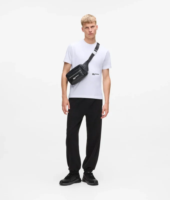 T-shirt με φράση του Karl