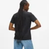 T-shirt με καρφιά και υπογραφή T-shirt με καρφιά και υπογραφή