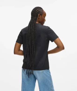 T-shirt με καρφιά και υπογραφή