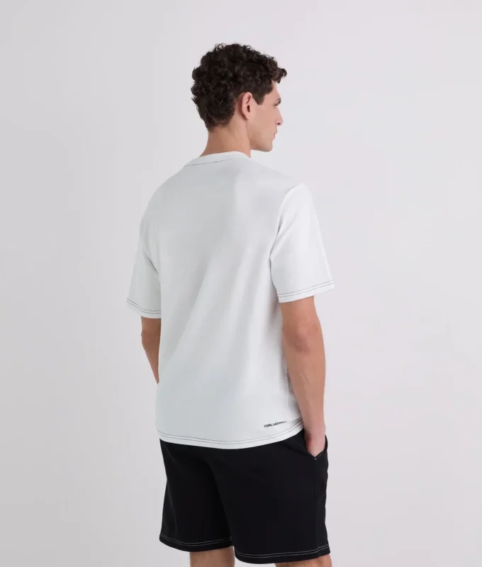 T-SHIRT ΜΕ ΚΟΝΤΡΑΣΤ ΡΑΦΕΣ T-SHIRT ΜΕ ΚΟΝΤΡΑΣΤ ΡΑΦΕΣ