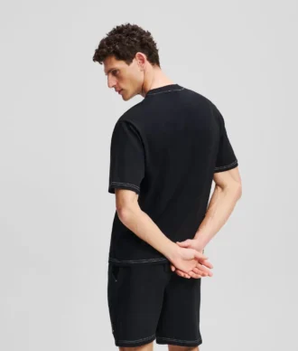 T-SHIRT ΜΕ ΚΟΝΤΡΑΣΤ ΡΑΦΕΣ