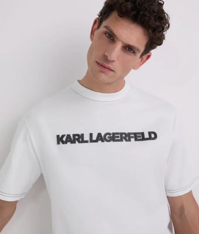 T-SHIRT ΜΕ ΚΟΝΤΡΑΣΤ ΡΑΦΕΣ T-SHIRT ΜΕ ΚΟΝΤΡΑΣΤ ΡΑΦΕΣ