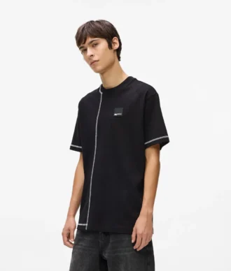 T-shirt με ραφές σε αντίθεση