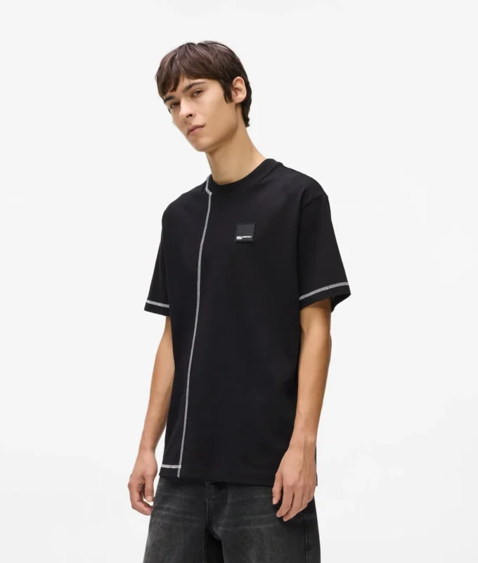 T-shirt με ραφές σε αντίθεση T-shirt με ραφές σε αντίθεση