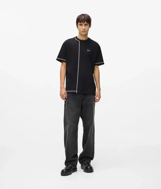 T-shirt με ραφές σε αντίθεση T-shirt με ραφές σε αντίθεση