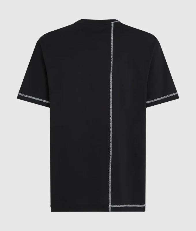 T-shirt με ραφές σε αντίθεση T-shirt με ραφές σε αντίθεση
