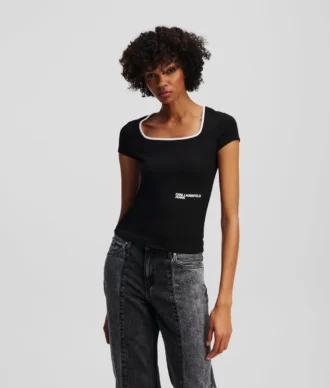 T-SHIRT ΜΕ ΤΕΤΡΑΓΩΝΟ ΛΑΙΜΟ