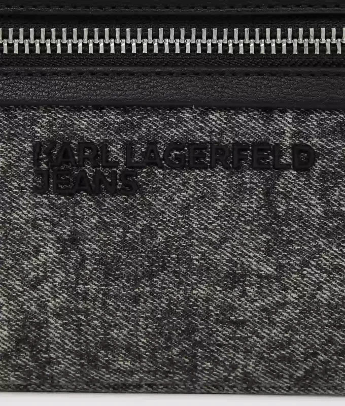 Τσάντα crossbody από πλυμένο τζιν